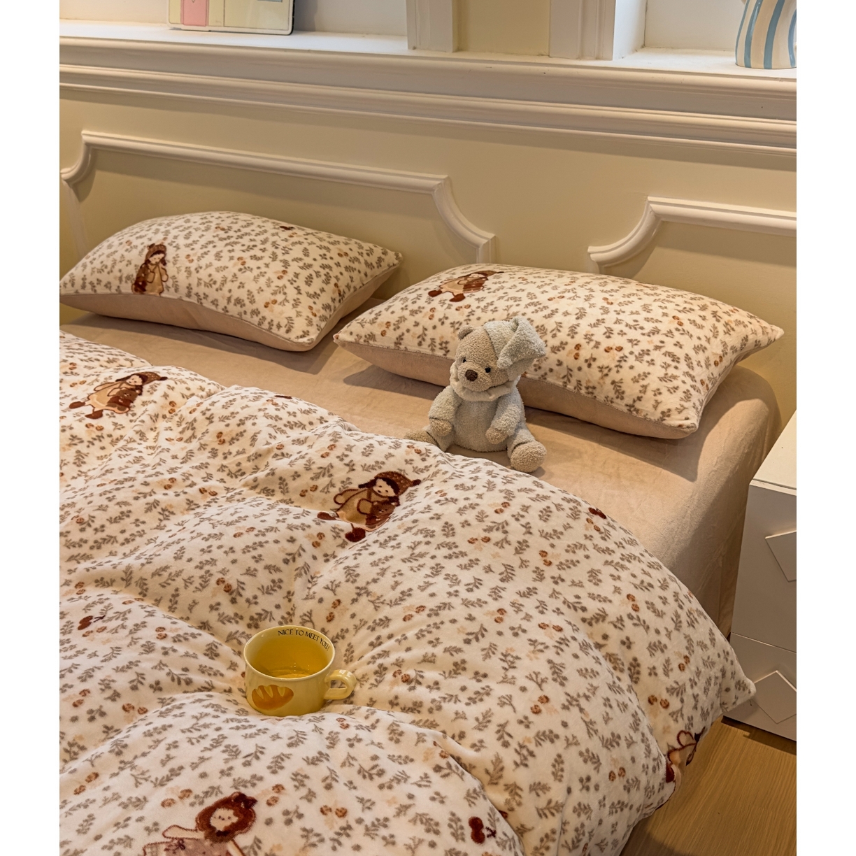 91家纺网 家纺一手货源 找家纺 yyds网供 2025新款牛奶绒四件套ins风加厚床品卡通印花三件套双面法兰绒秋冬保暖不静电 风格二 甜美花间女孩