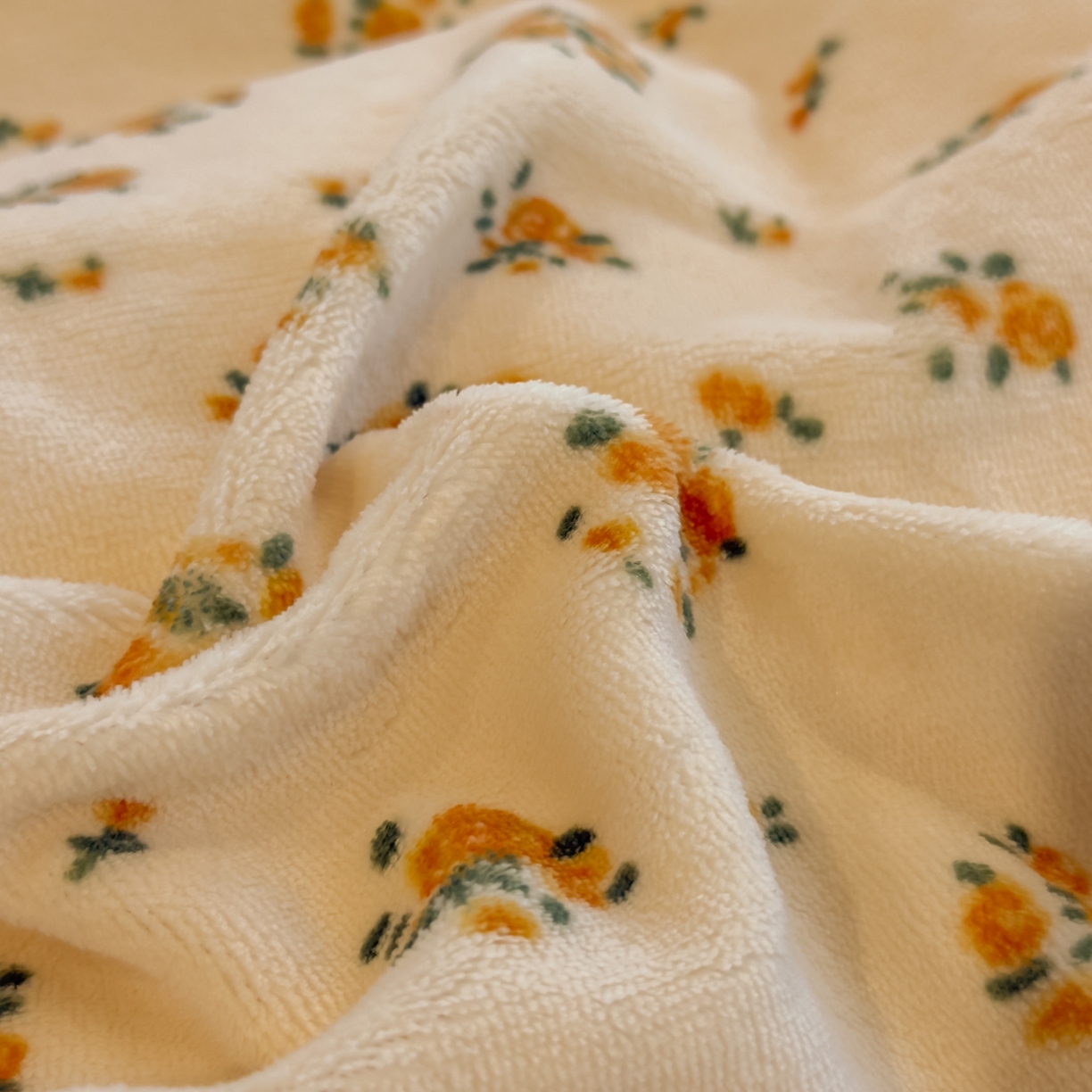 91家纺网 家纺一手货源 找家纺 yyds网供 2025新款牛奶绒四件套ins风加厚床品卡通印花三件套双面法兰绒秋冬保暖不静电 风格二 田园春兰秋菊