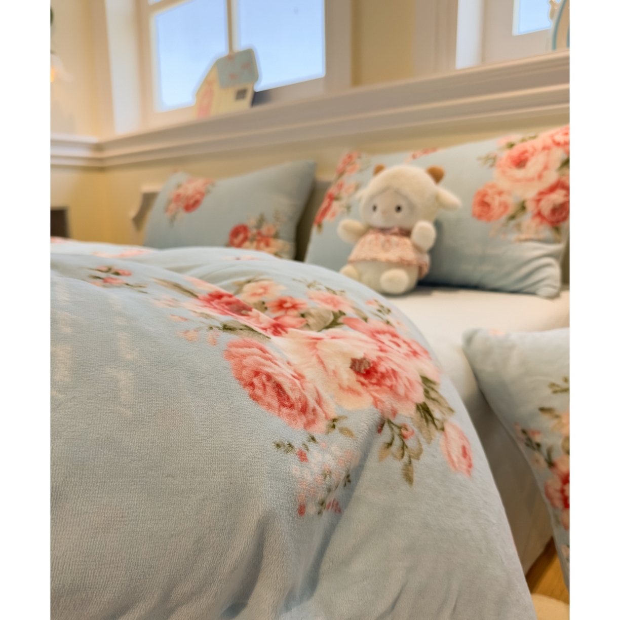 91家纺网 家纺一手货源 找家纺 yyds网供 2025新款牛奶绒四件套ins风加厚床品卡通印花三件套双面法兰绒秋冬保暖不静电 风格二 丽丝鲜花绽放
