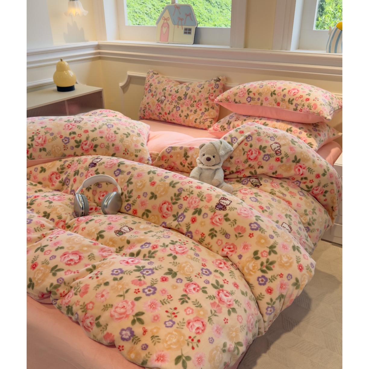 91家纺网 家纺一手货源 找家纺 yyds网供 2025新款牛奶绒四件套ins风加厚床品卡通印花三件套双面法兰绒秋冬保暖不静电 风格二 花园猫语日记