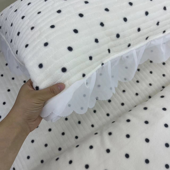 91家纺网 家纺一手货源 找家纺 禧瑞谷 2025新款冬季牛奶绒双层蕾丝花边床盖三件套床盖四件套波点