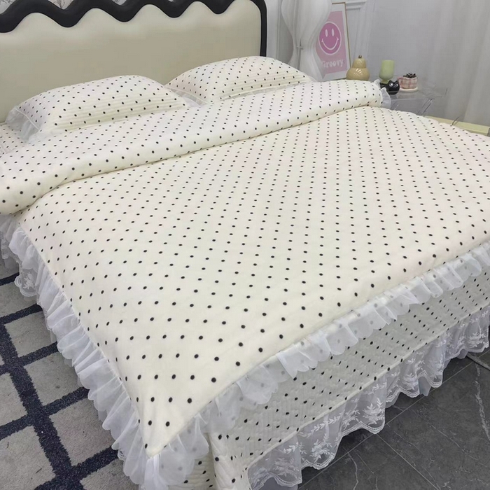 禧瑞谷 2025新款冬季牛奶绒双层蕾丝花边床盖三件套床盖四件套波点