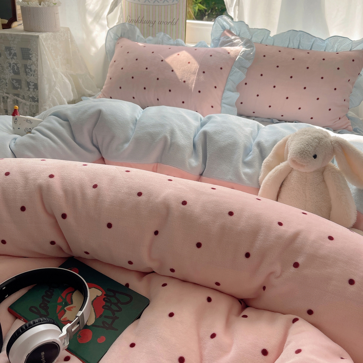 91家纺网 家纺一手货源 找家纺 （总）丽涵家纺 2025秋冬新品韩系牛奶绒波点小格子全棉花边四件套三件套