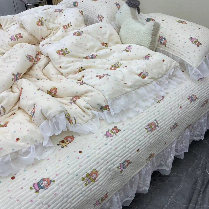 91家纺网 家纺一手货源 找家纺 禧瑞谷 2025新款冬季牛奶绒双层蕾丝花边床盖三件套床盖四件套奶糖少女