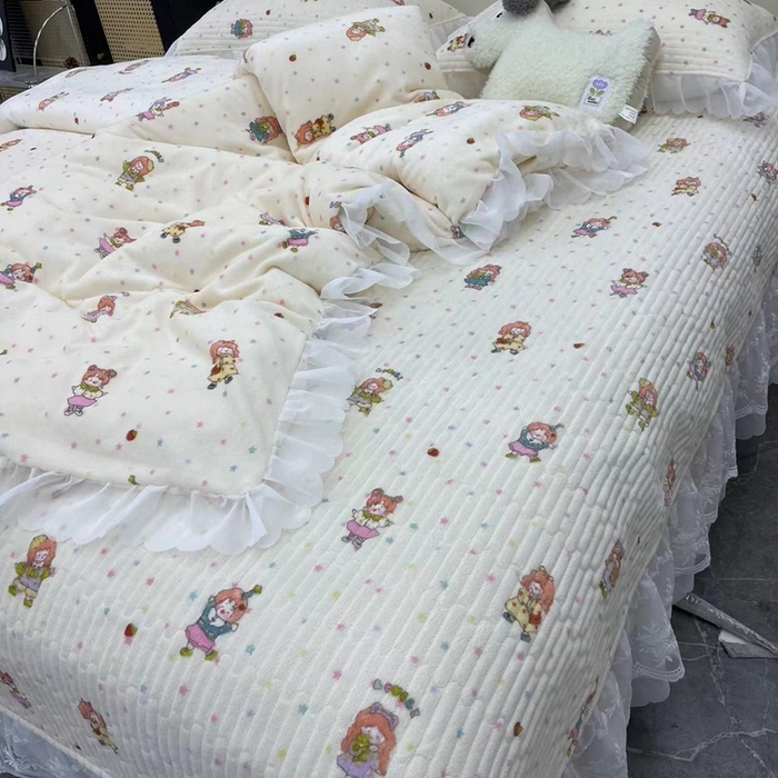 91家纺网 家纺一手货源 找家纺 禧瑞谷 2025新款冬季牛奶绒双层蕾丝花边床盖三件套床盖四件套奶糖少女