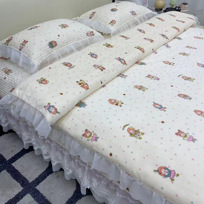 91家纺网 家纺一手货源 找家纺 禧瑞谷 2025新款冬季牛奶绒双层蕾丝花边床盖三件套床盖四件套奶糖少女