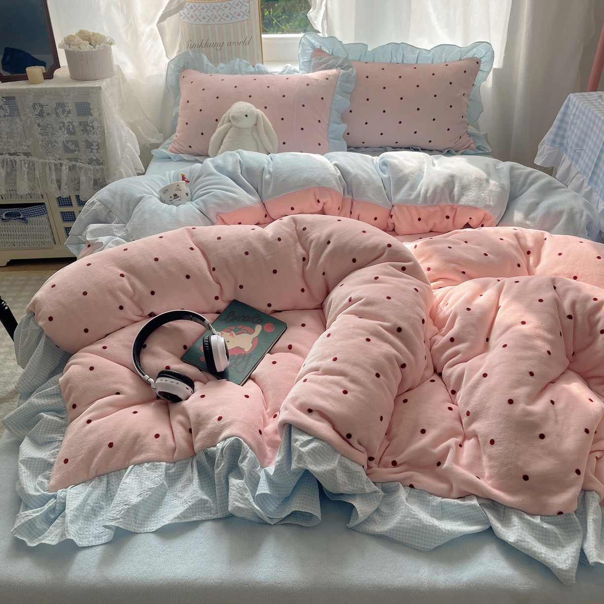 91家纺网 家纺一手货源 找家纺 （总）丽涵家纺 2025秋冬新品韩系牛奶绒波点小格子全棉花边四件套三件套