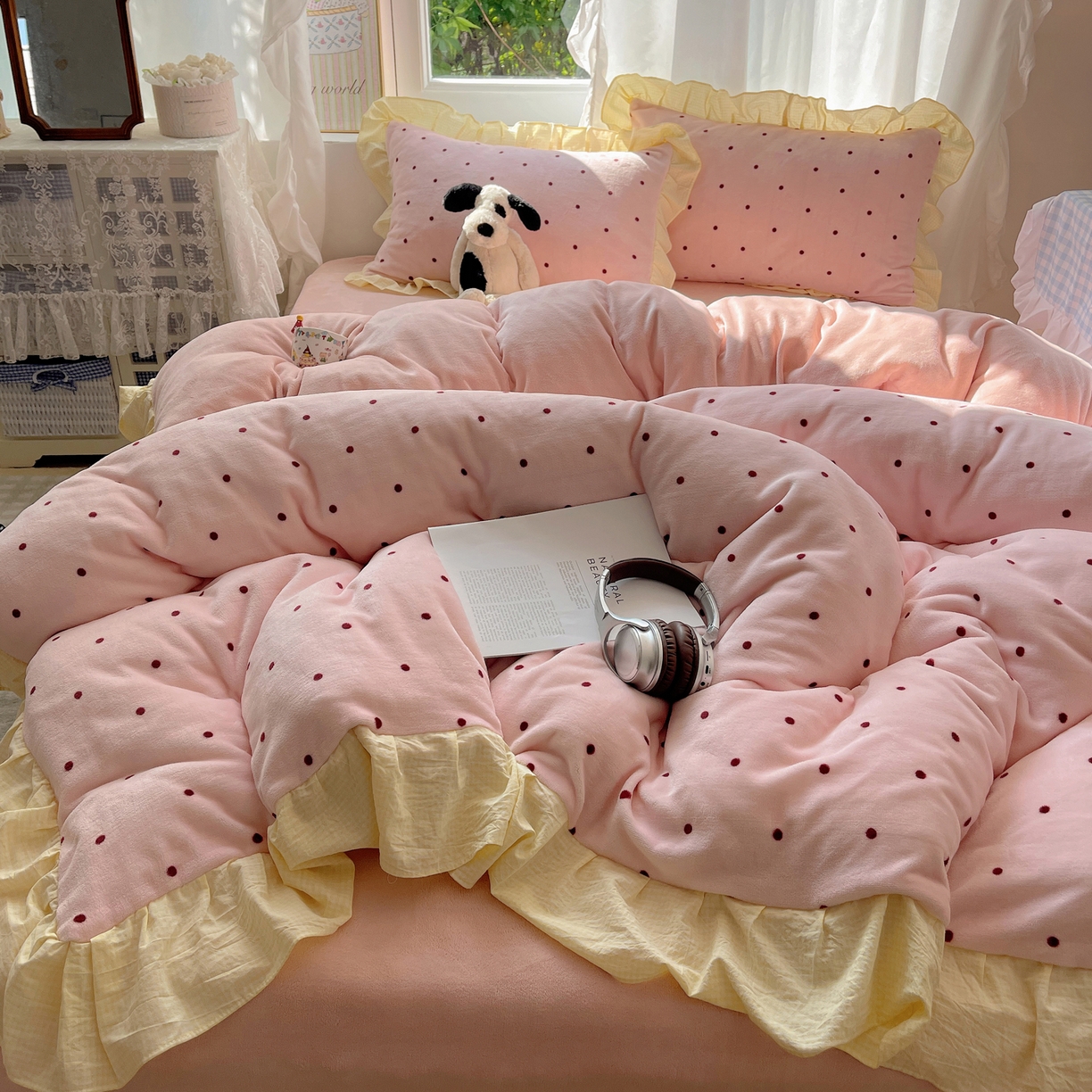 91家纺网 家纺一手货源 找家纺 （总）丽涵家纺 2025秋冬新品韩系牛奶绒波点小格子全棉花边四件套三件套