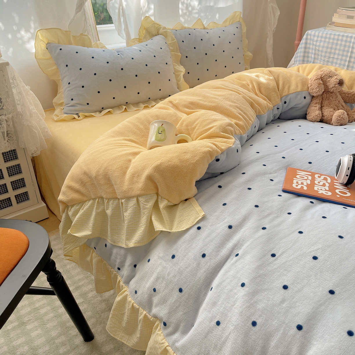 91家纺网 家纺一手货源 找家纺 丽涵家纺 2025秋冬新品韩系牛奶绒波点小格子花边四件套 奶油波点-蓝黄