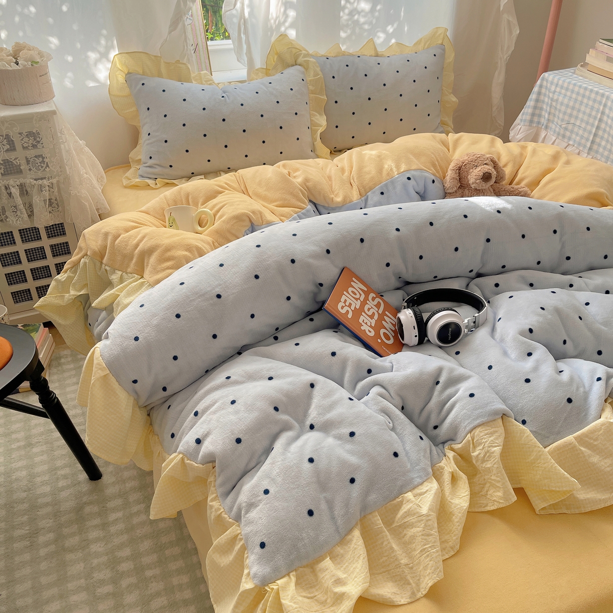 91家纺网 家纺一手货源 找家纺 丽涵家纺 2025秋冬新品韩系牛奶绒波点小格子花边四件套 奶油波点-蓝黄