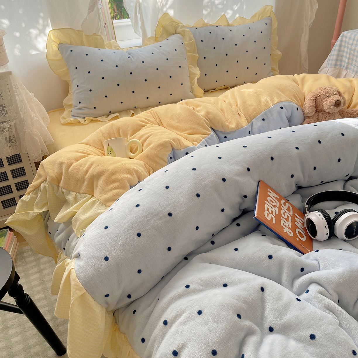 91家纺网 家纺一手货源 找家纺 丽涵家纺 2025秋冬新品韩系牛奶绒波点小格子花边四件套 奶油波点-蓝黄