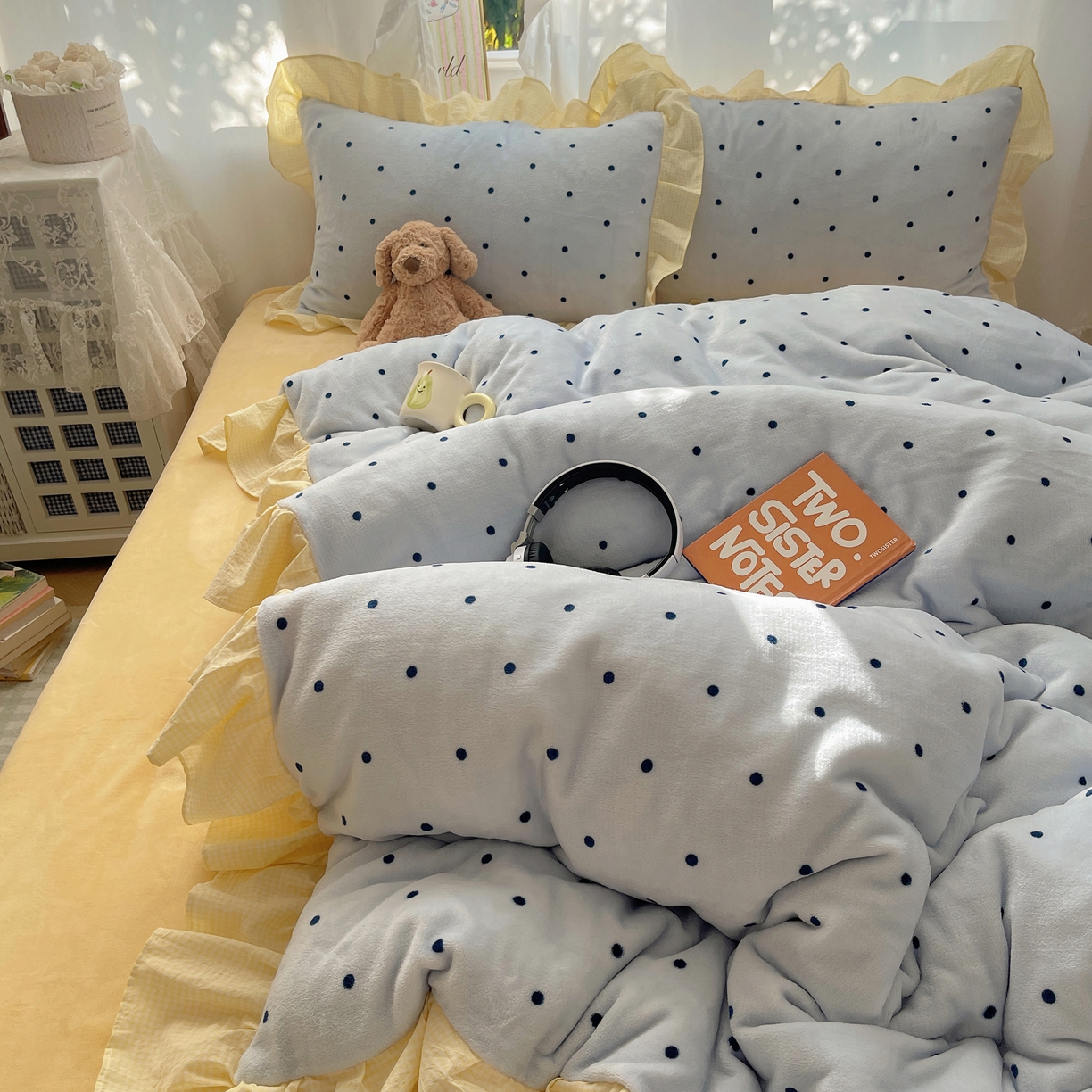 91家纺网 家纺一手货源 找家纺 丽涵家纺 2025秋冬新品韩系牛奶绒波点小格子花边四件套 奶油波点-蓝黄