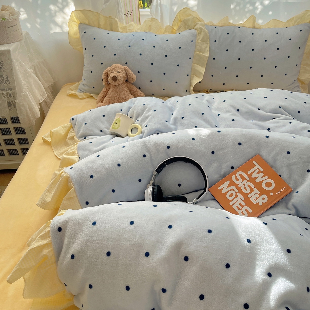 91家纺网 家纺一手货源 找家纺 丽涵家纺 2025秋冬新品韩系牛奶绒波点小格子花边四件套 奶油波点-蓝黄