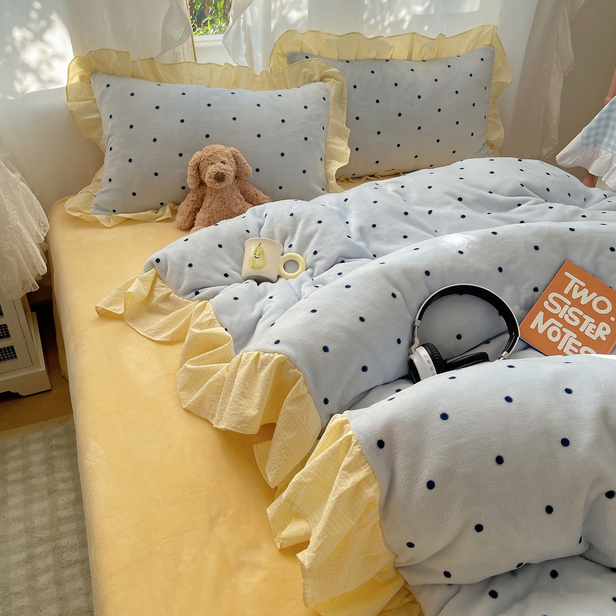 91家纺网 家纺一手货源 找家纺 丽涵家纺 2025秋冬新品韩系牛奶绒波点小格子花边四件套 奶油波点-蓝黄