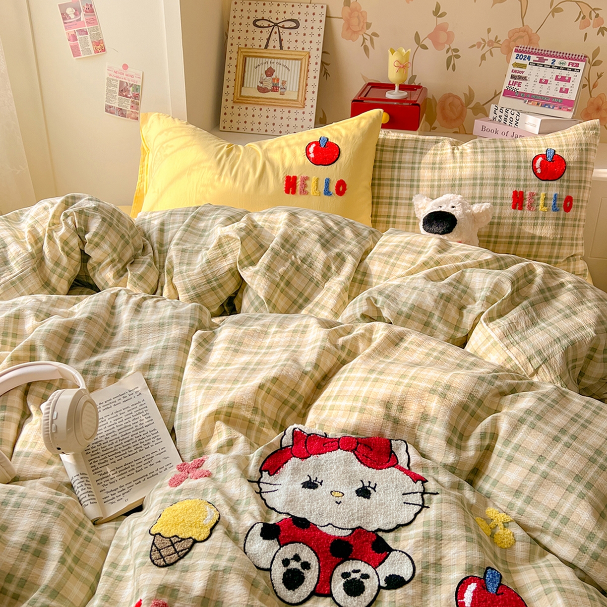 91家纺网 家纺一手货源 找家纺 （总）凯洛奇 2025新款复古风格子皱皱纱水洗棉毛巾绣四件套