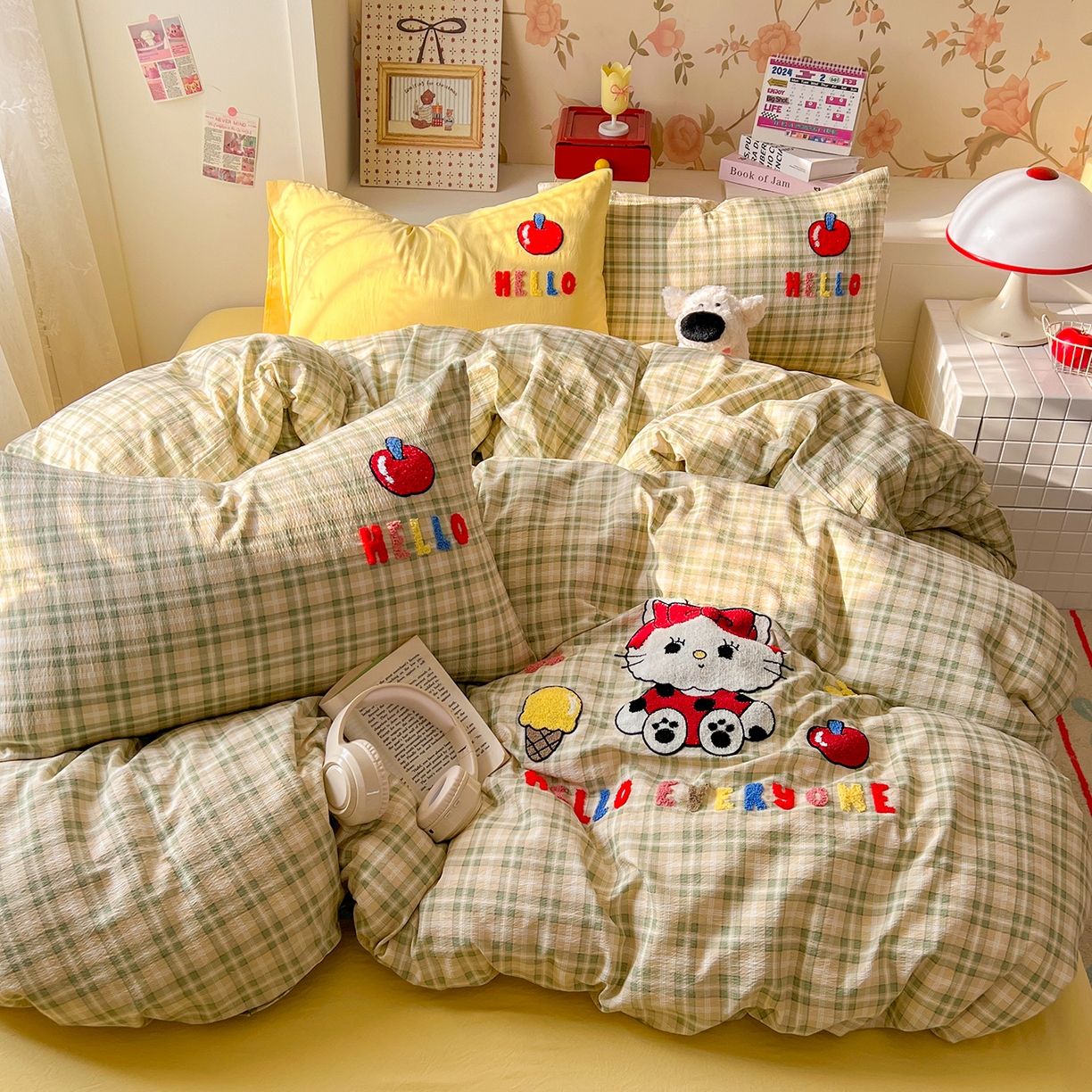 91家纺网 家纺一手货源 找家纺 （总）凯洛奇 2025新款复古风格子皱皱纱水洗棉毛巾绣四件套