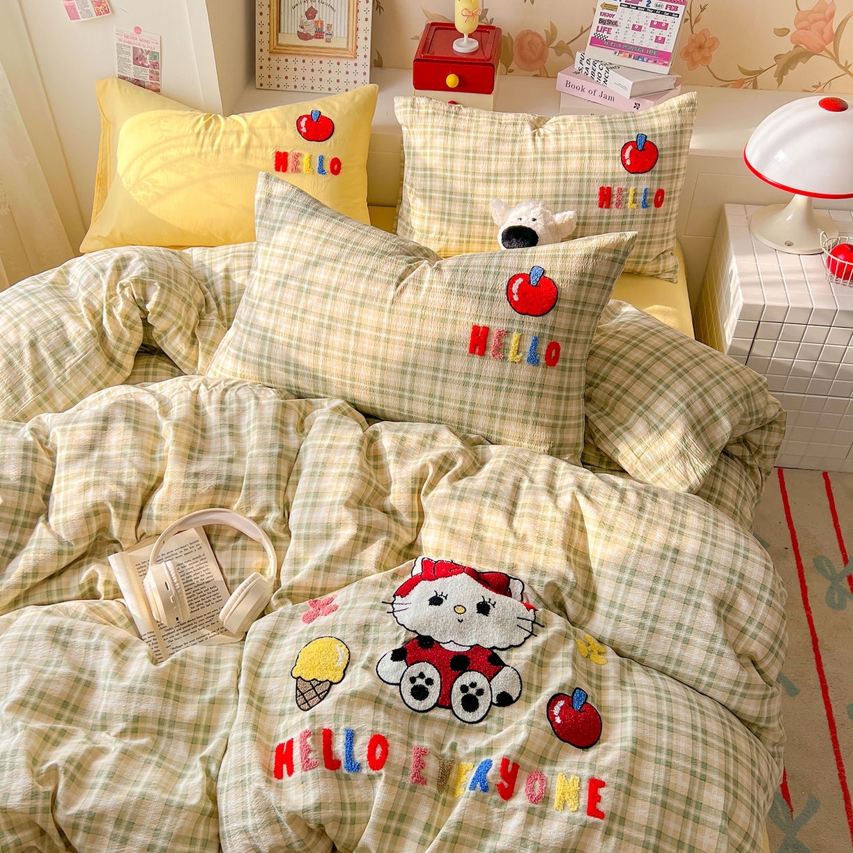 91家纺网 家纺一手货源 找家纺 （总）凯洛奇 2025新款复古风格子皱皱纱水洗棉毛巾绣四件套