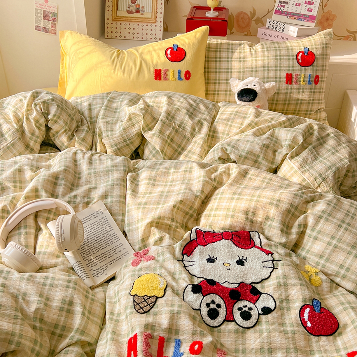 91家纺网 家纺一手货源 找家纺 凯洛奇 2025新款复古风格子皱皱纱水洗棉毛巾绣四件套 布丁猫-黄格