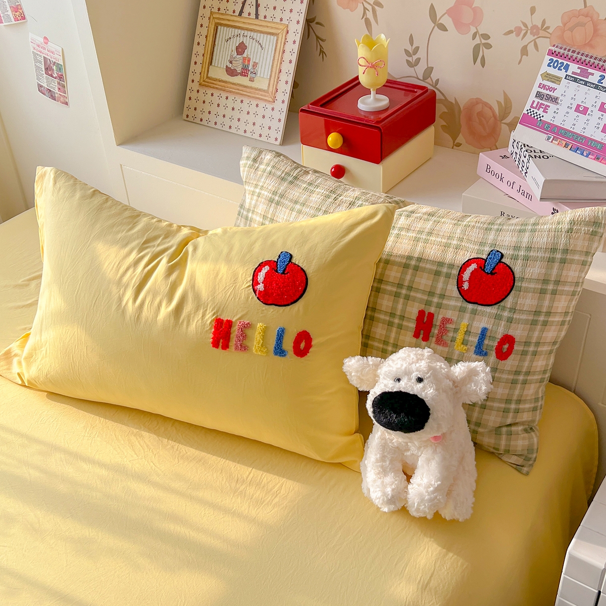 91家纺网 家纺一手货源 找家纺 凯洛奇 2025新款复古风格子皱皱纱水洗棉毛巾绣四件套 布丁猫-黄格