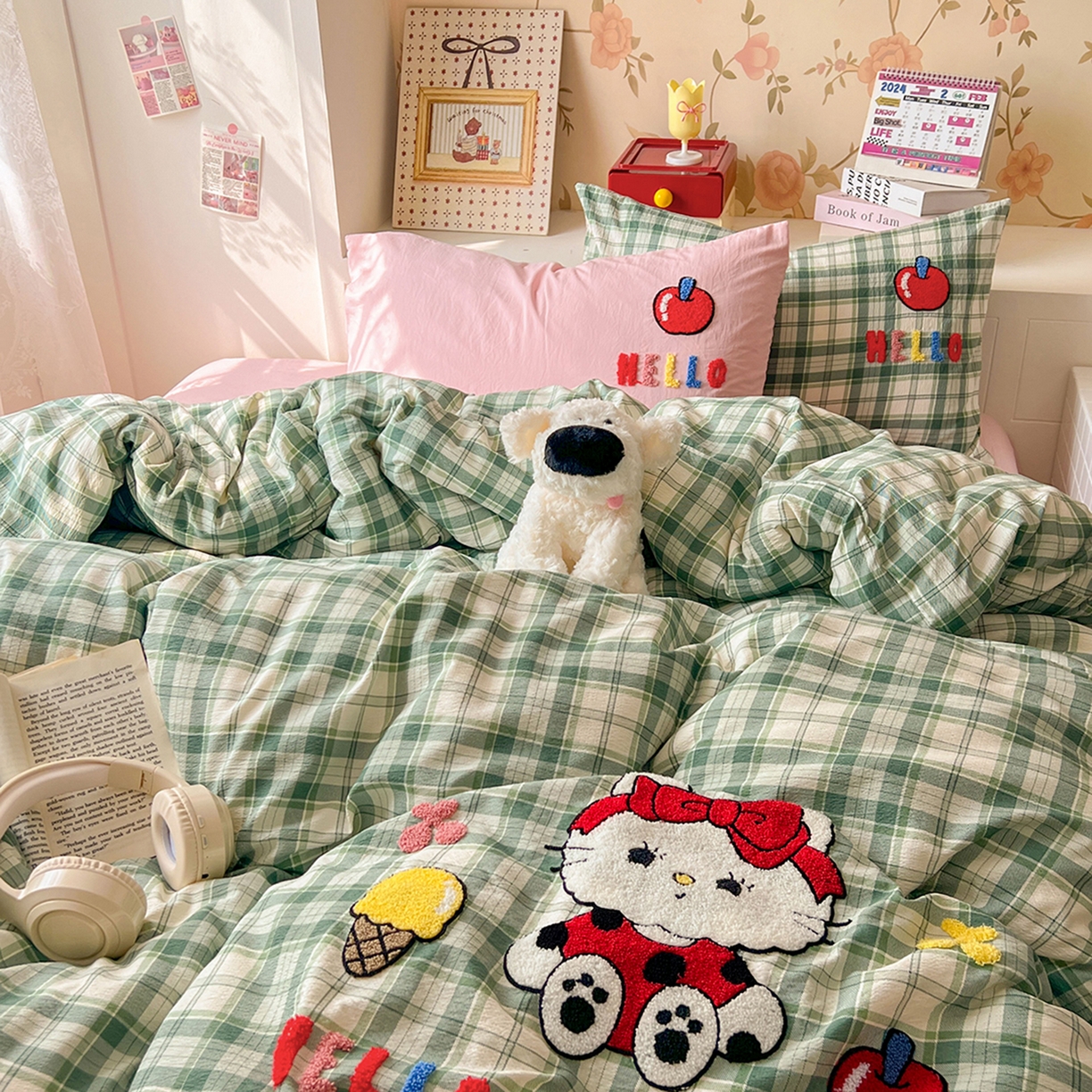 91家纺网 家纺一手货源 找家纺 凯洛奇 2025新款复古风格子皱皱纱水洗棉毛巾绣四件套 布丁猫-绿格