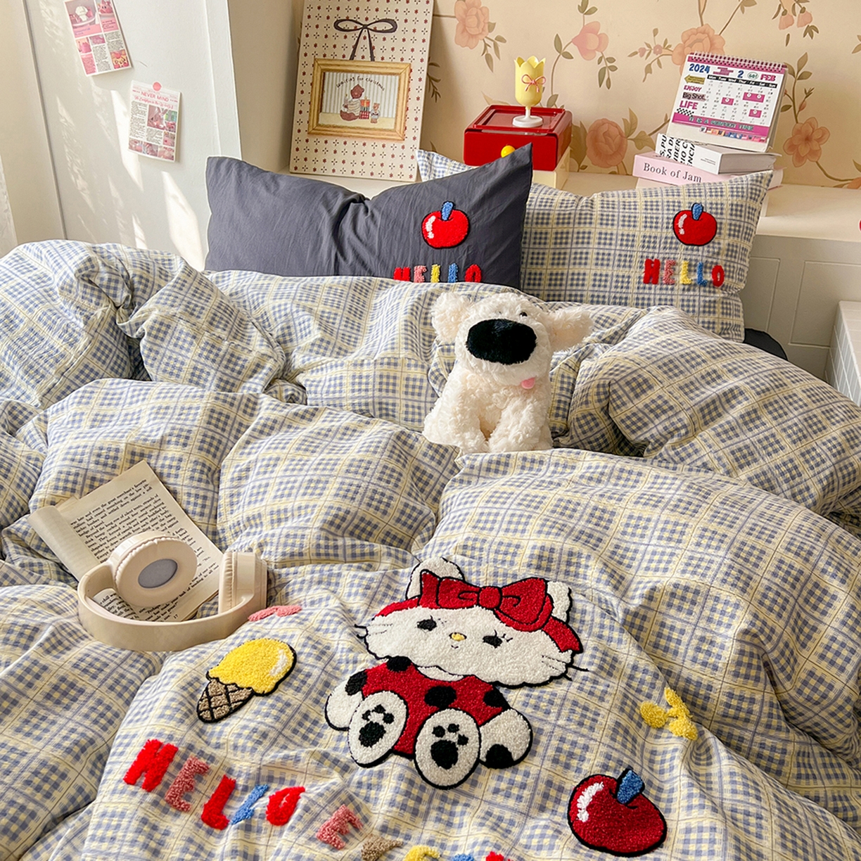 91家纺网 家纺一手货源 找家纺 凯洛奇 2025新款复古风格子皱皱纱水洗棉毛巾绣四件套 布丁猫-灰格