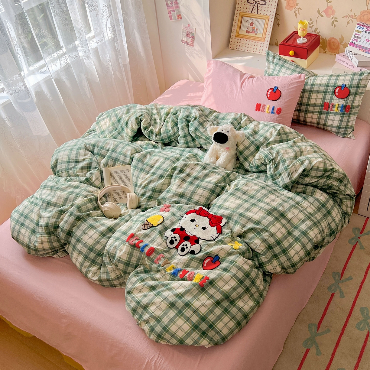 91家纺网 家纺一手货源 找家纺 凯洛奇 2025新款复古风格子皱皱纱水洗棉毛巾绣四件套 布丁猫-绿格