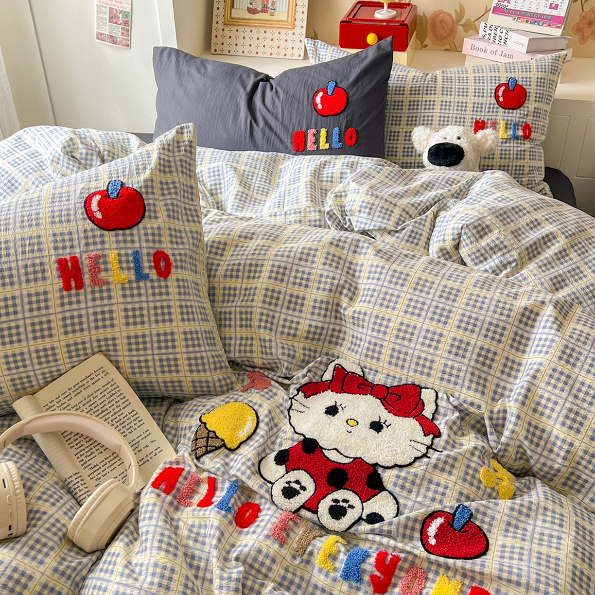 91家纺网 家纺一手货源 找家纺 凯洛奇 2025新款复古风格子皱皱纱水洗棉毛巾绣四件套 布丁猫-灰格