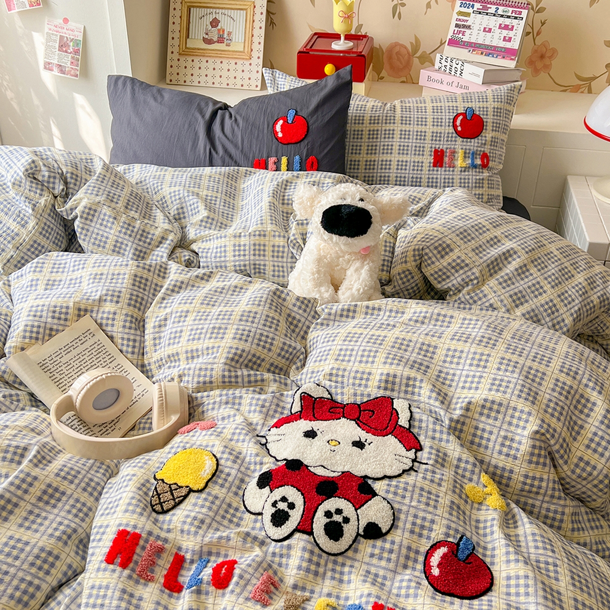 91家纺网 家纺一手货源 找家纺 凯洛奇 2025新款复古风格子皱皱纱水洗棉毛巾绣四件套 布丁猫-灰格