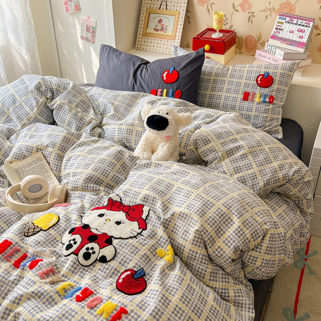 91家纺网 家纺一手货源 找家纺 凯洛奇 2025新款复古风格子皱皱纱水洗棉毛巾绣四件套 布丁猫-灰格