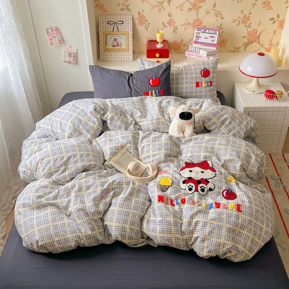 91家纺网 家纺一手货源 找家纺 凯洛奇 2025新款复古风格子皱皱纱水洗棉毛巾绣四件套 布丁猫-灰格