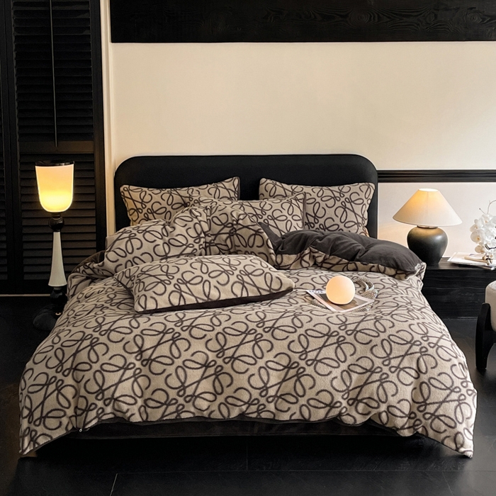 91家纺网 家纺一手货源 找家纺 宜代光年 2025新款澳羊绒保暖四件套 意威-奶白