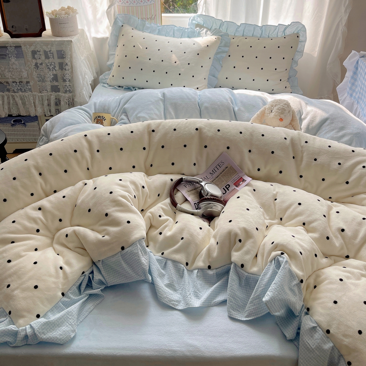 91家纺网 家纺一手货源 找家纺 丽涵家纺 2025秋冬新品韩系牛奶绒波点小格子花边四件套 奶油波点-天蓝