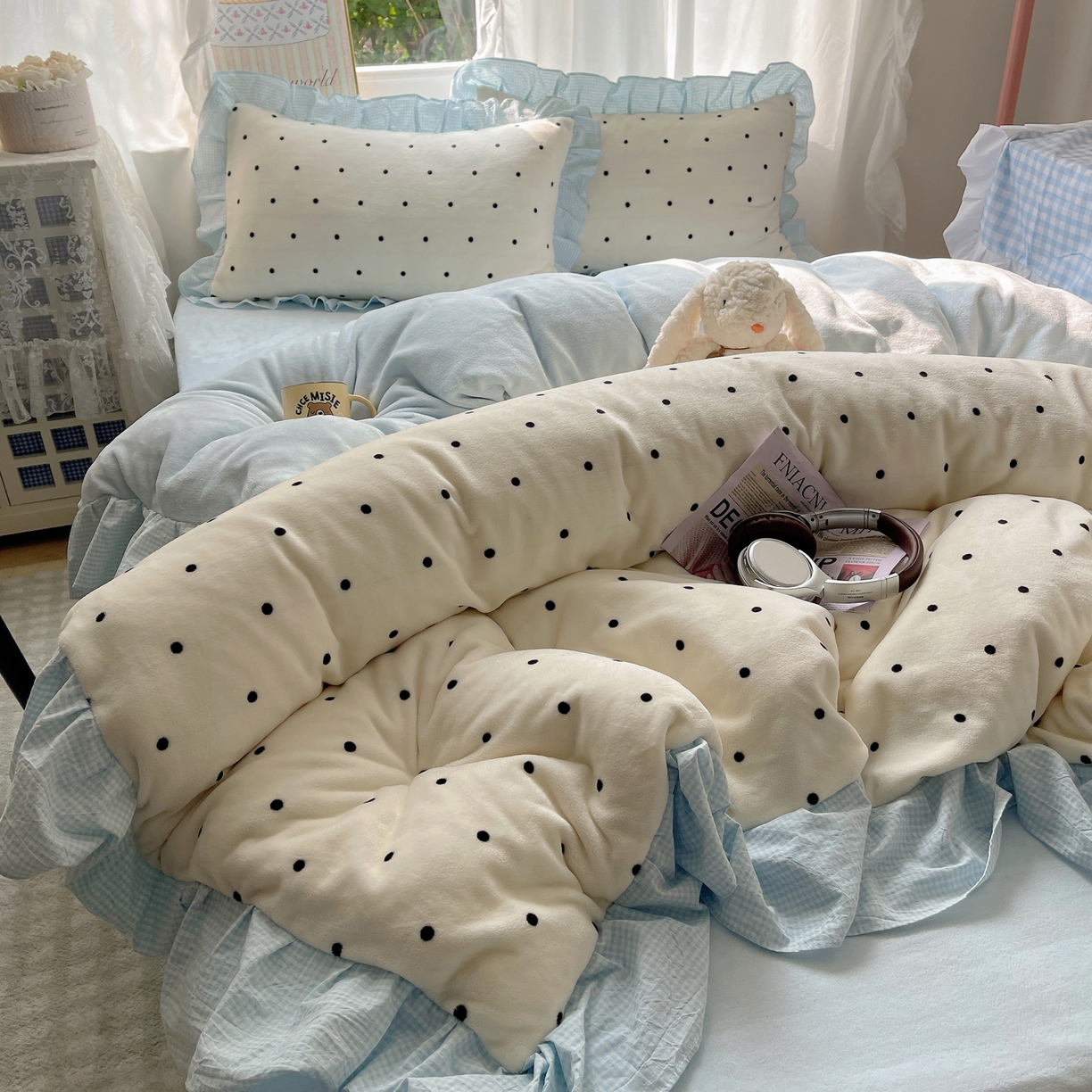 91家纺网 家纺一手货源 找家纺 丽涵家纺 2025秋冬新品韩系牛奶绒波点小格子花边四件套 奶油波点-天蓝