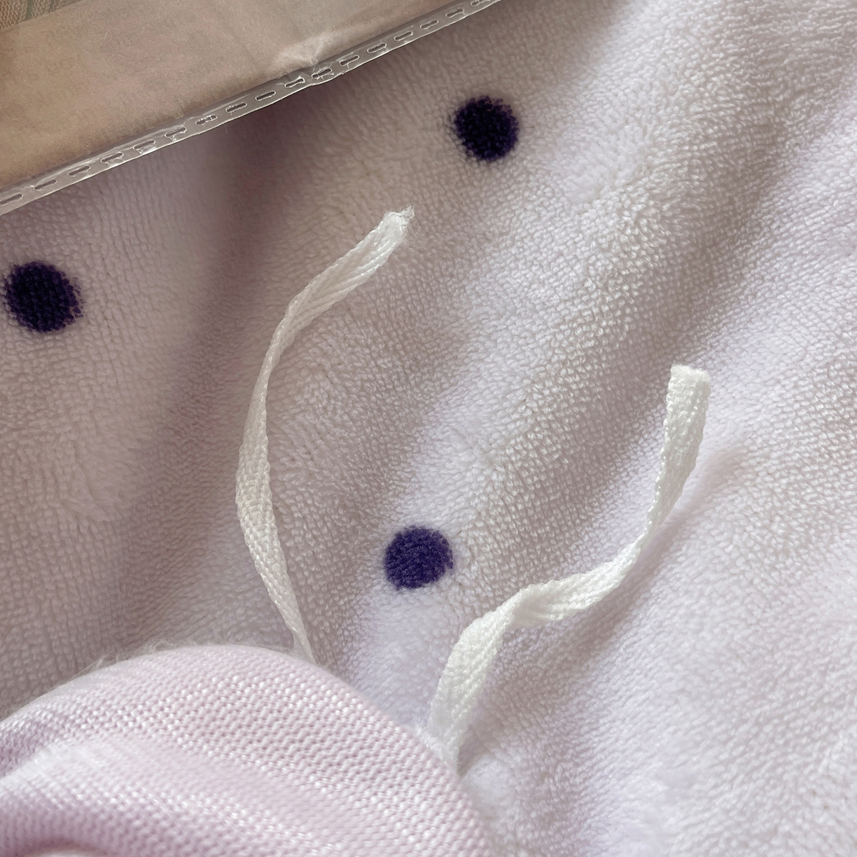 91家纺网 家纺一手货源 找家纺 丽涵家纺 2025秋冬新品韩系牛奶绒波点小格子花边四件套 奶油波点-香芋紫