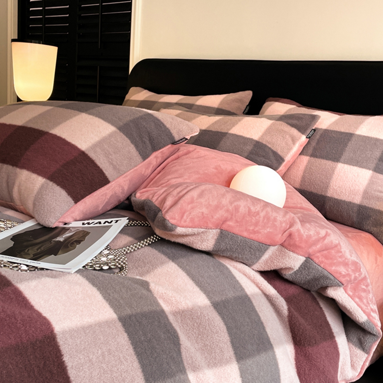 91家纺网 家纺一手货源 找家纺 宜代光年 2025新款澳羊绒保暖四件套 巴黎粉格