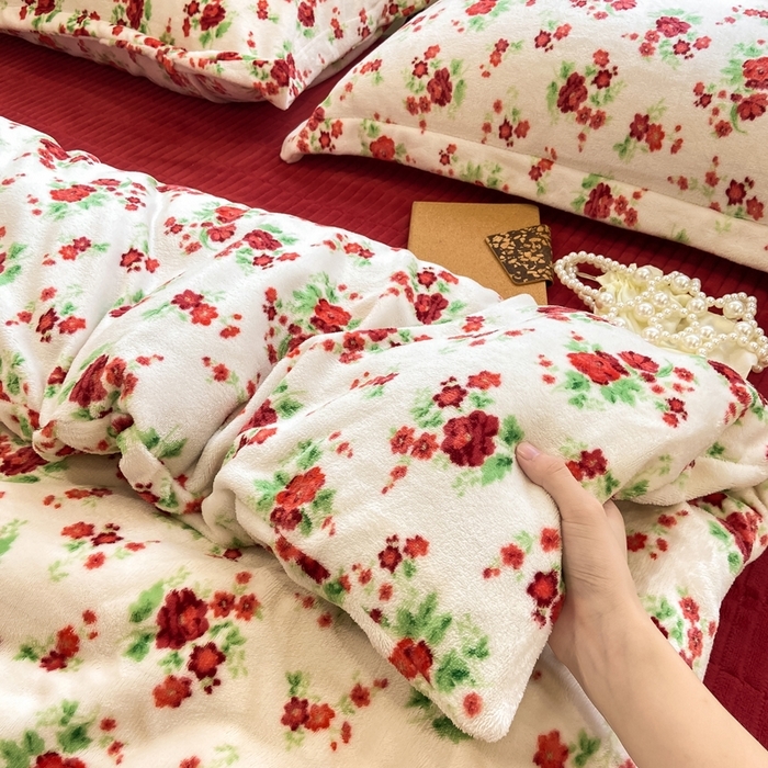 91家纺网 家纺一手货源 找家纺 （总）一比一家纺 2025新款亲肤舒适双面牛奶绒床盖款四件套