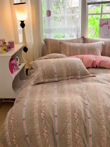 91家纺网 家纺一手货源 找家纺 （总）一比一 2025新款加厚保暖豆豆牛奶绒床盖款四件套