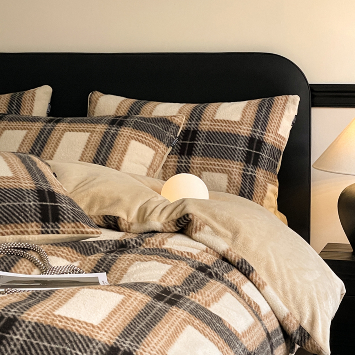 91家纺网 家纺一手货源 找家纺 宜代光年 2025新款澳羊绒保暖四件套 美拉德灰棕格