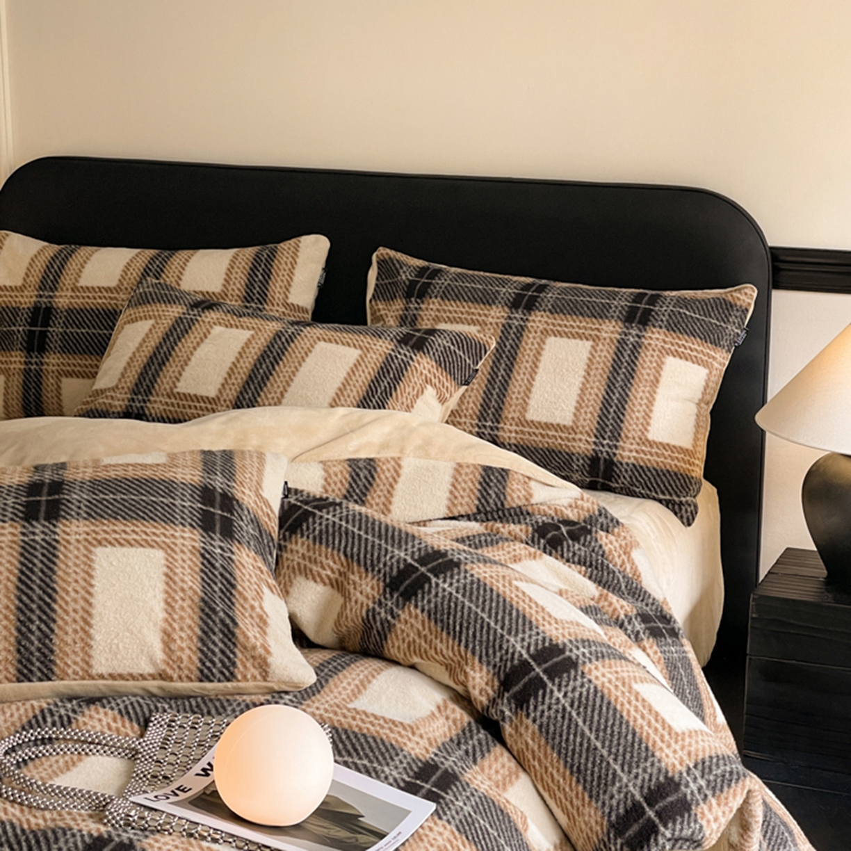 91家纺网 家纺一手货源 找家纺 宜代光年 2025新款澳羊绒保暖四件套 美拉德灰棕格