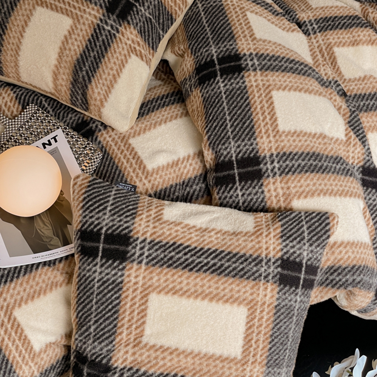 91家纺网 家纺一手货源 找家纺 宜代光年 2025新款澳羊绒保暖四件套 美拉德灰棕格