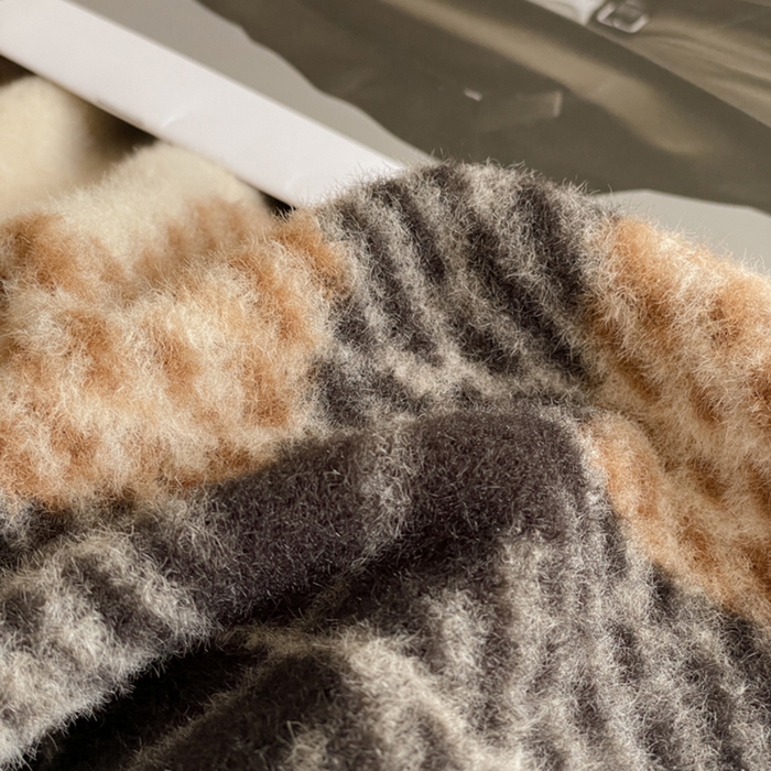 91家纺网 家纺一手货源 找家纺 宜代光年 2025新款澳羊绒保暖四件套 美拉德灰棕格