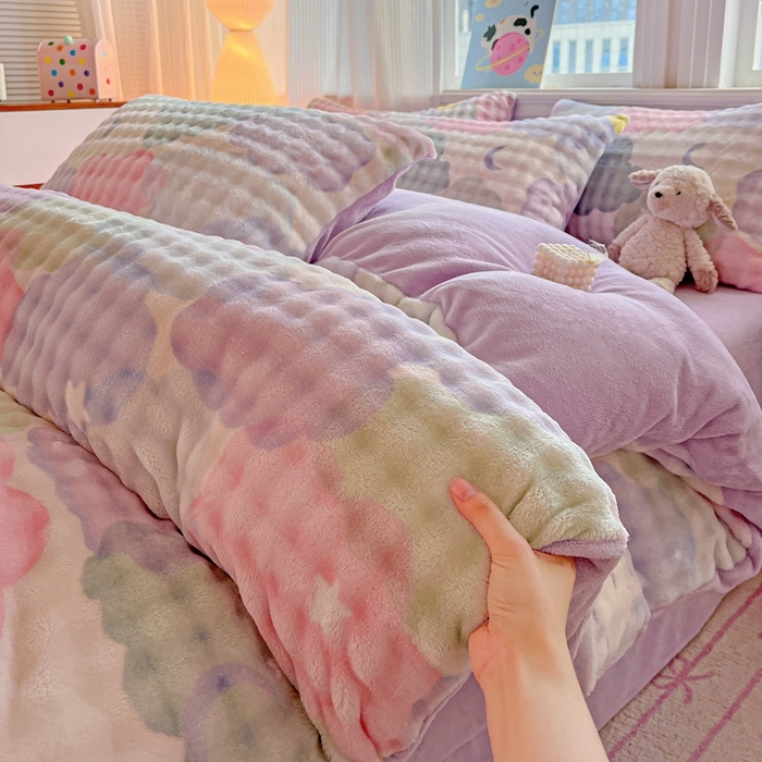 91家纺网 家纺一手货源 找家纺 （总）一比一 2025新款亲肤舒适保暖泡泡绒牛奶绒四件套