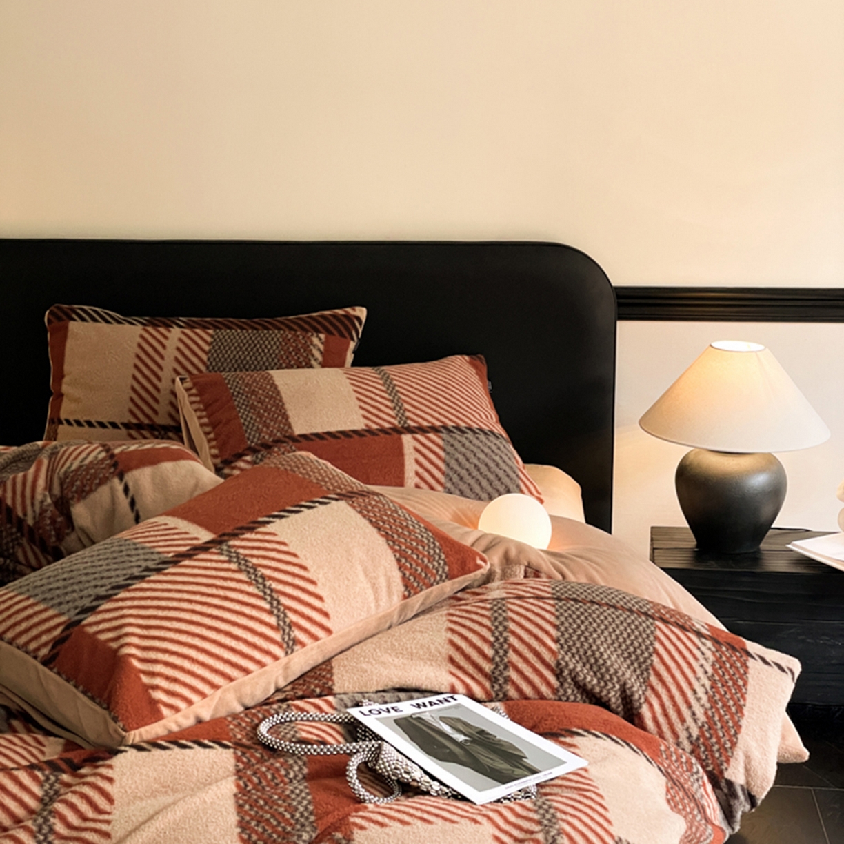 91家纺网 家纺一手货源 找家纺 宜代光年 2025新款澳羊绒保暖四件套 安哥拉红格