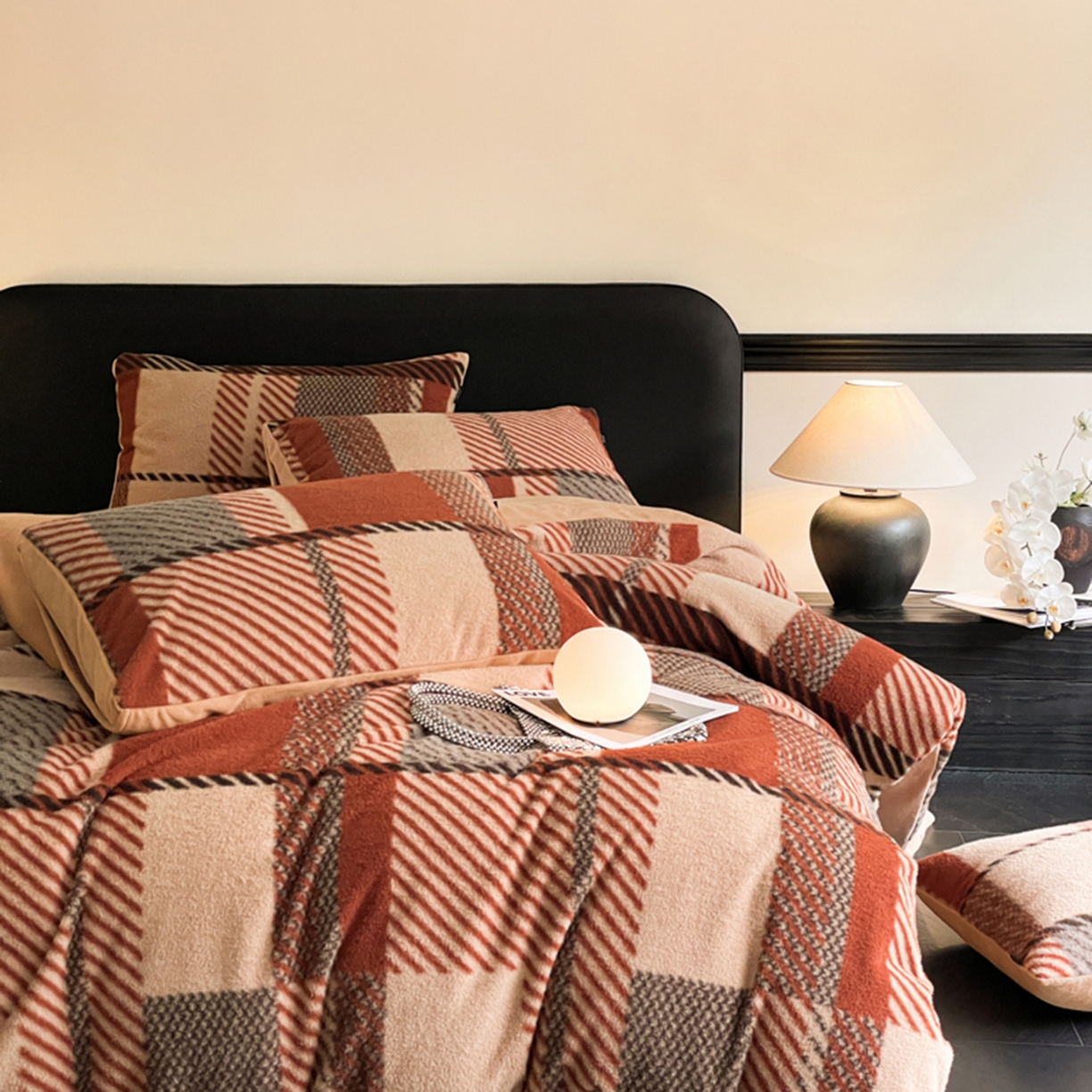 91家纺网 家纺一手货源 找家纺 宜代光年 2025新款澳羊绒保暖四件套 安哥拉红格