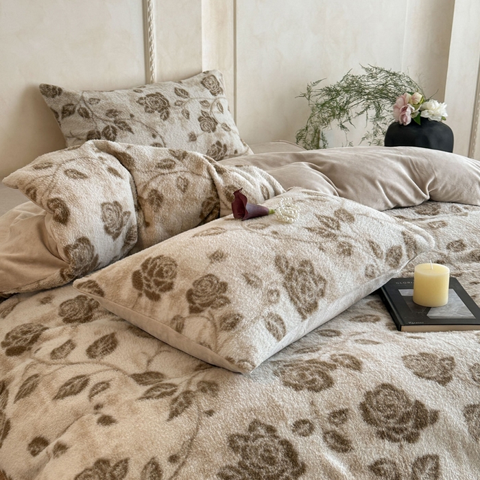 91家纺网 家纺一手货源 找家纺 宜代光年 2025新款澳羊绒保暖四件套 玫瑰秘境