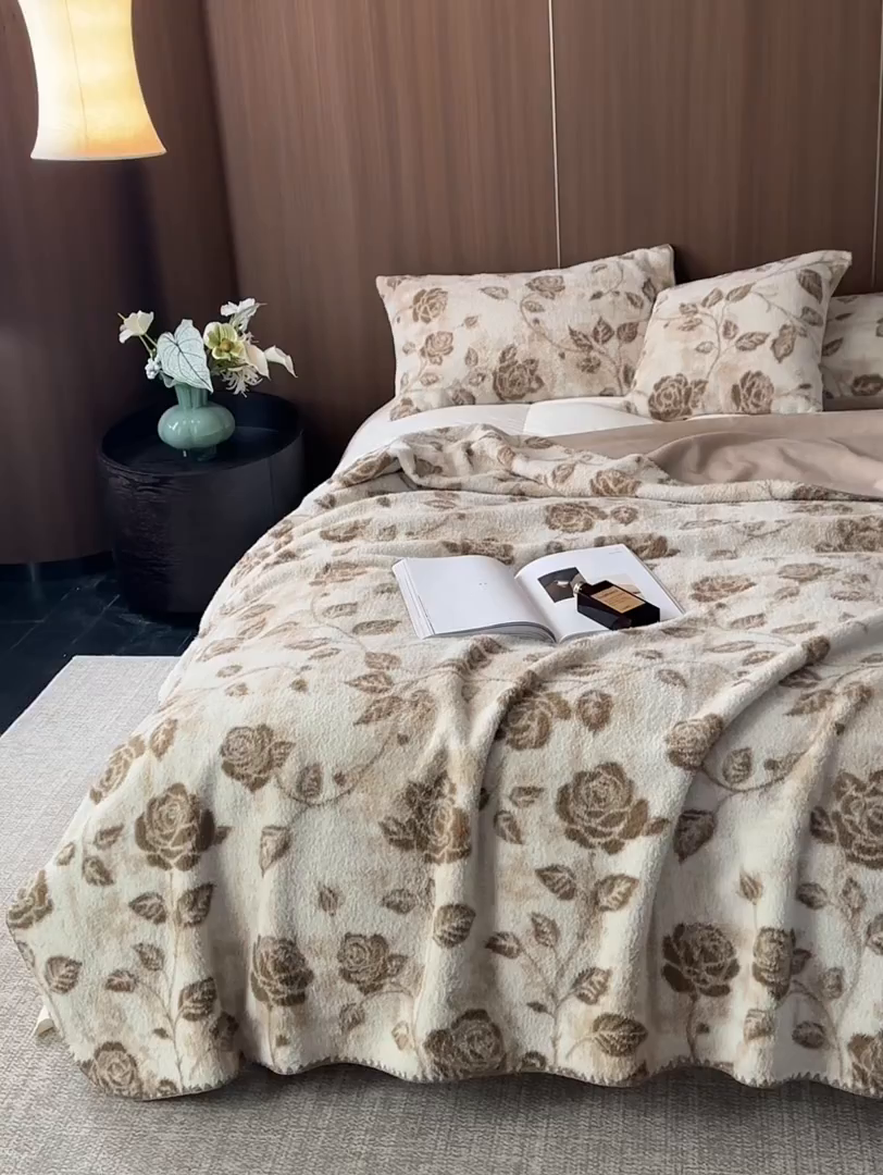 91家纺网 家纺一手货源 找家纺 宜代光年 2025新款奥羊绒复合毛毯子毛毯 绒毯 玫瑰秘境