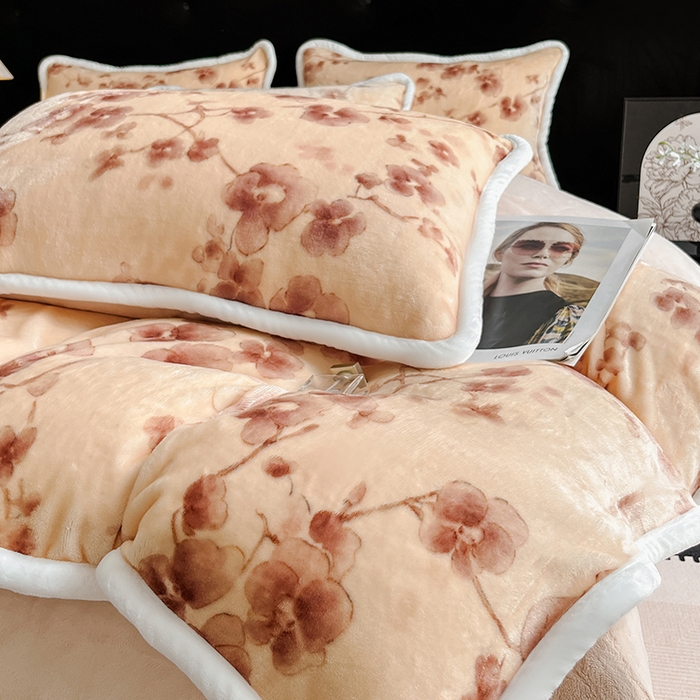 91家纺网 家纺一手货源 找家纺 诺梵2025新款牛8斤奶绒印花包边四件套枝槿-咖