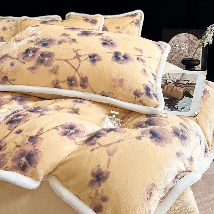 91家纺网 家纺一手货源 找家纺 诺梵2025新款牛8斤奶绒印花包边四件套枝槿-蓝