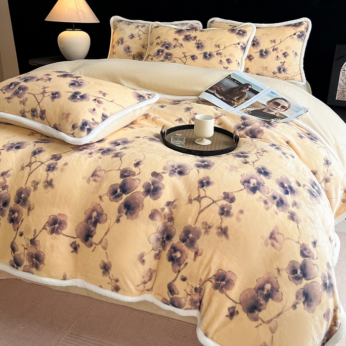 91家纺网 家纺一手货源 找家纺 诺梵2025新款牛8斤奶绒印花包边四件套枝槿-蓝