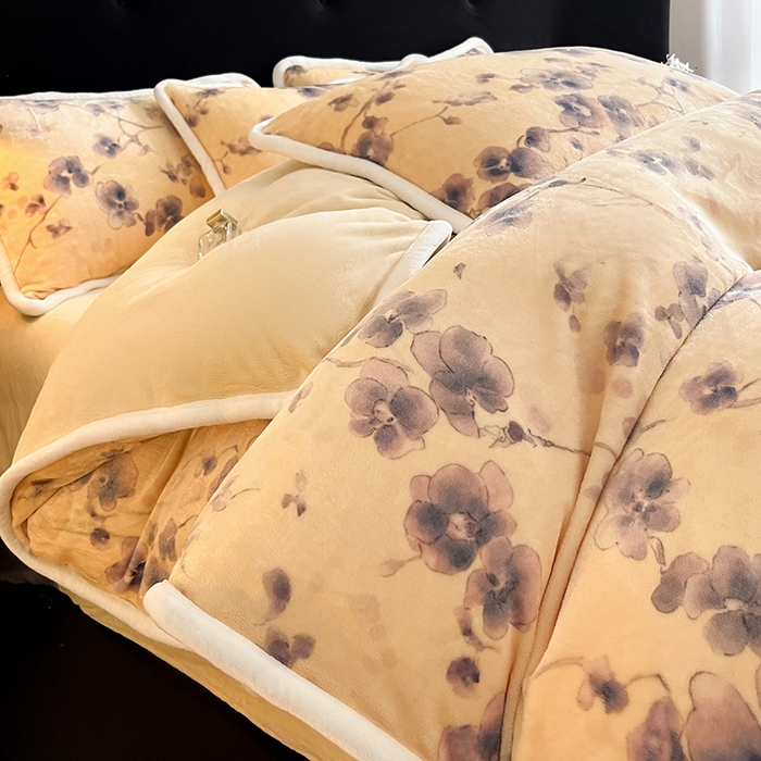 91家纺网 家纺一手货源 找家纺 诺梵2025新款牛8斤奶绒印花包边四件套枝槿-蓝